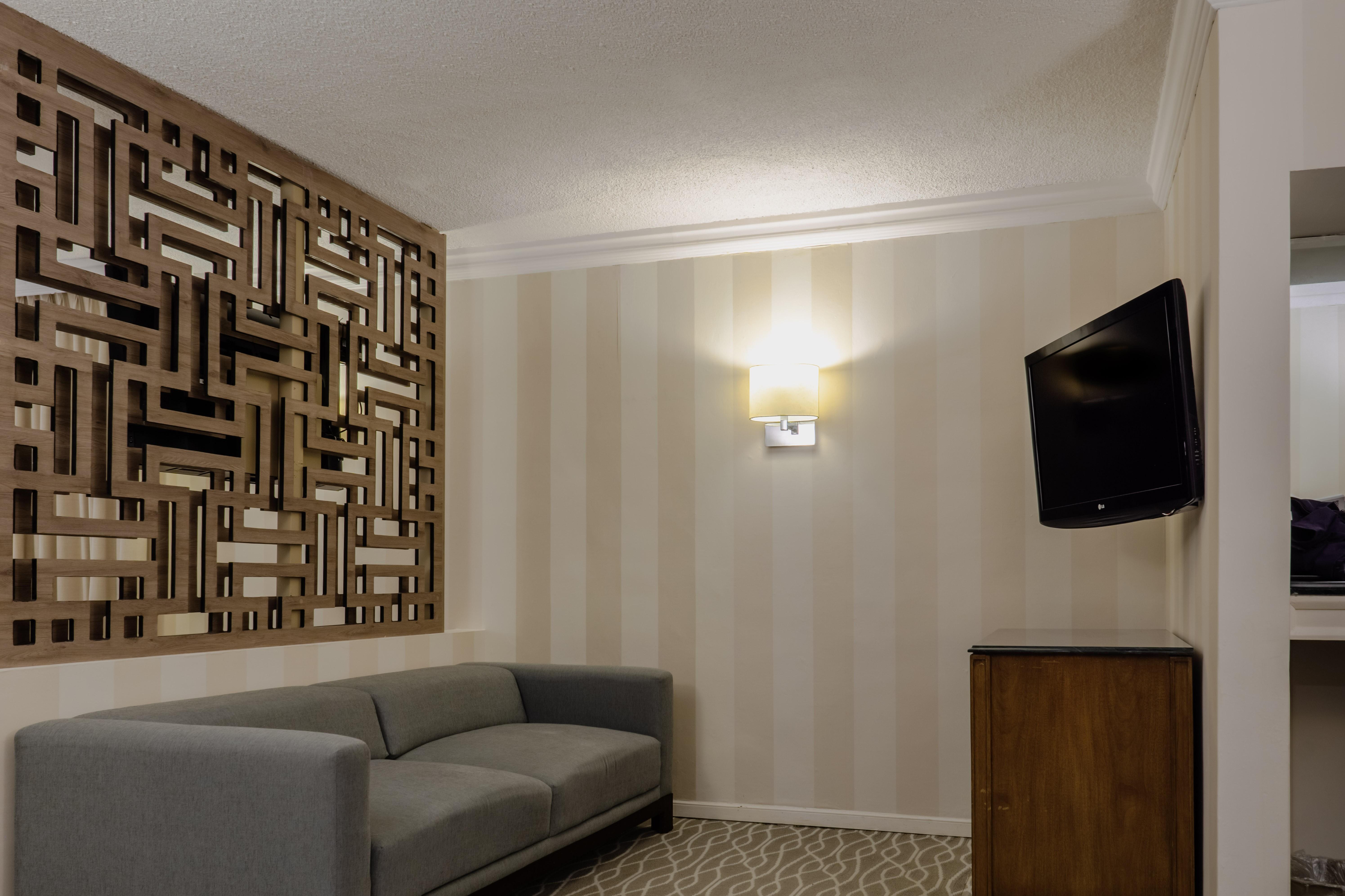 Gamma Monterrey Gran Hotel Ancira Eksteriør bilde A wall-mounted television